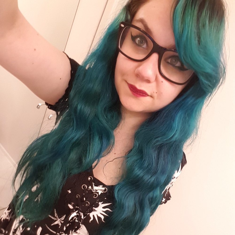 Meet your Posher, Danielle